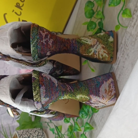 Circus By Sam Edelman Audrea Tapestry Platform NIB - Picture 7 of 14